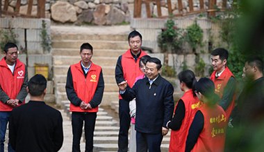 两会季丨围绕墟落振兴和配合富足，，，，，，张天任代表提交这些建议